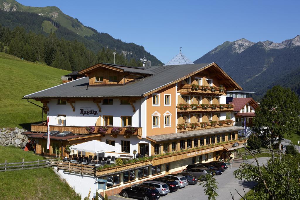 Hotel Rustika 4*